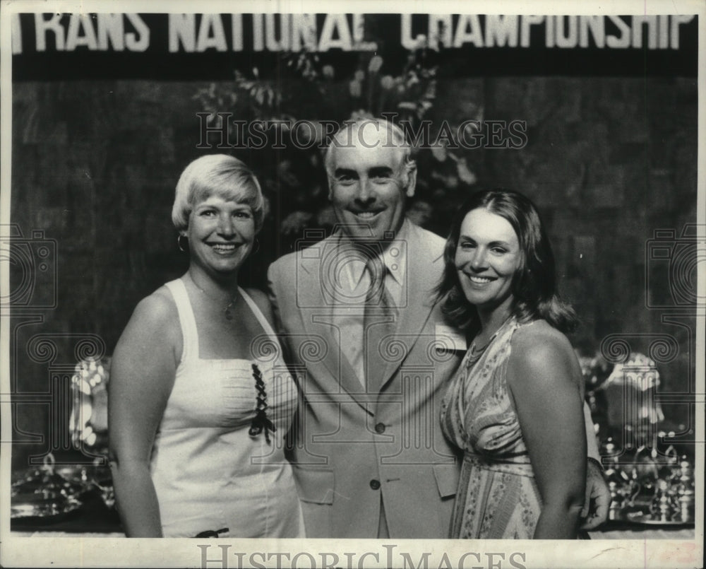 Press Photo Gail Sykes, Dr. James Murphy, & Elaine Savers in New York- Historic Images