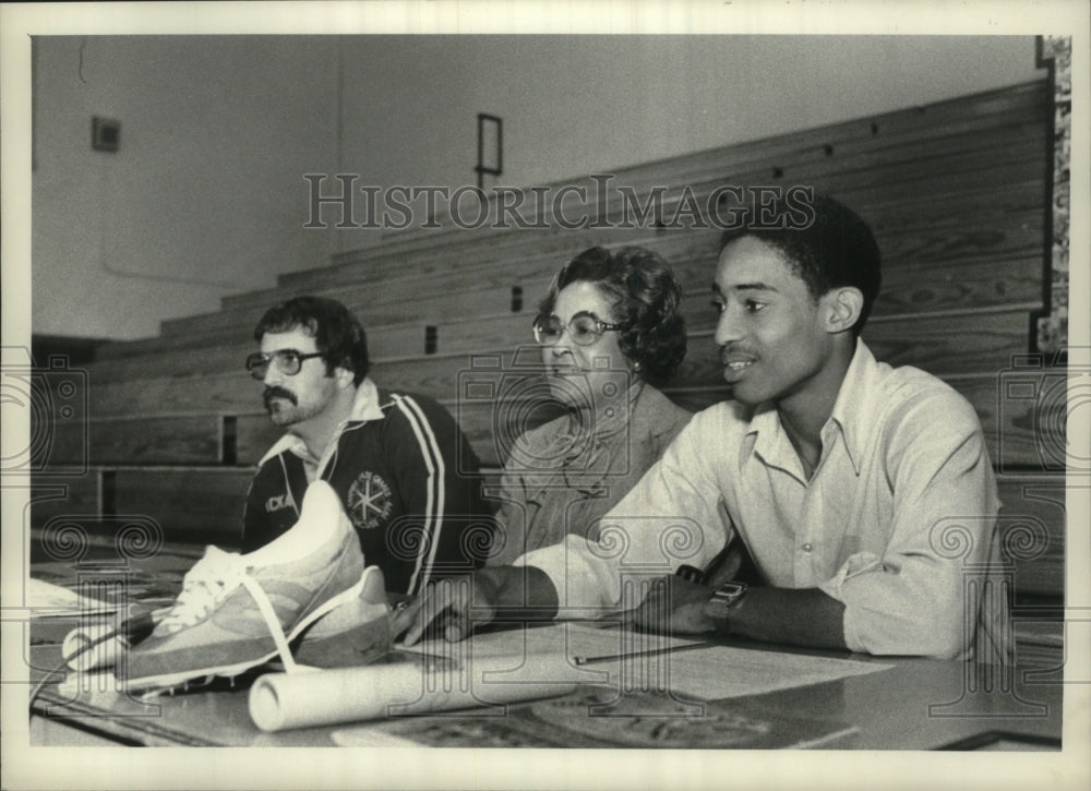 Coach with athlete & his mother in Albany, New York - Historic Images