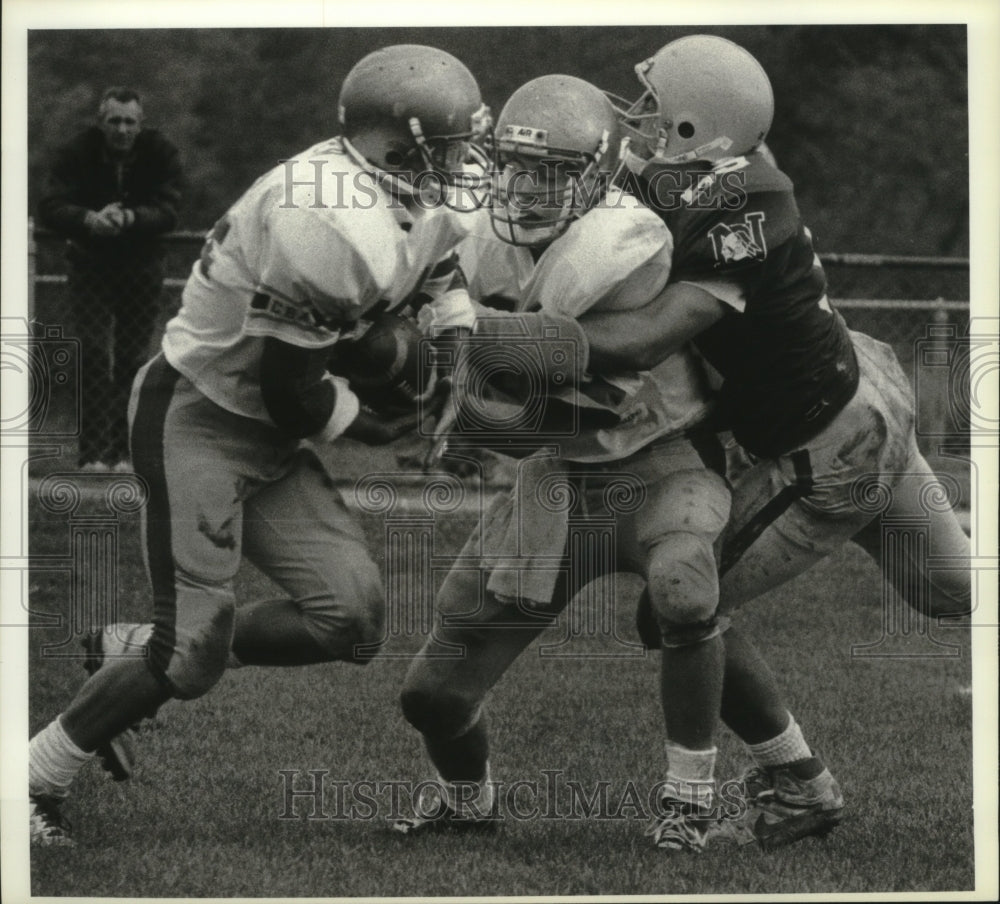 Press Photo Niskayuna vs. Christian Brothers Academy football in New York- Historic Images