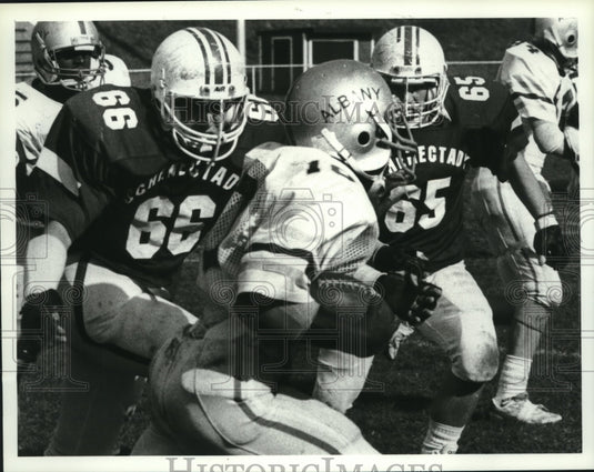 1989 Press Photo Albany football player
