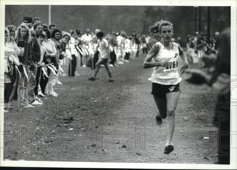1990 Press Photo High school runner wins race at Saratoga State Park, New York - Historic Images