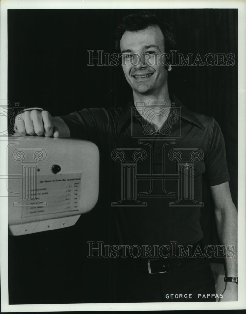 Bowler George Pappas poses for photo - Historic Images