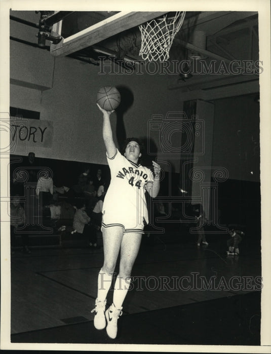 Press Photo Siena College basketball player