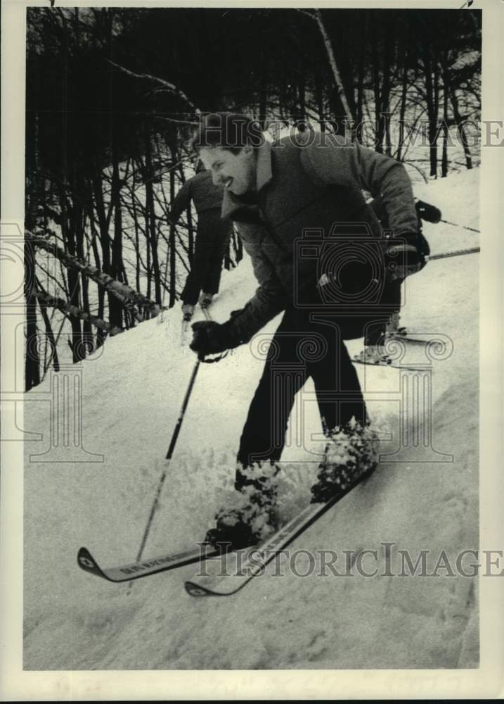 Press Photo Unidentified skier descends from the summit of Pico Ski Center, VT- Historic Images