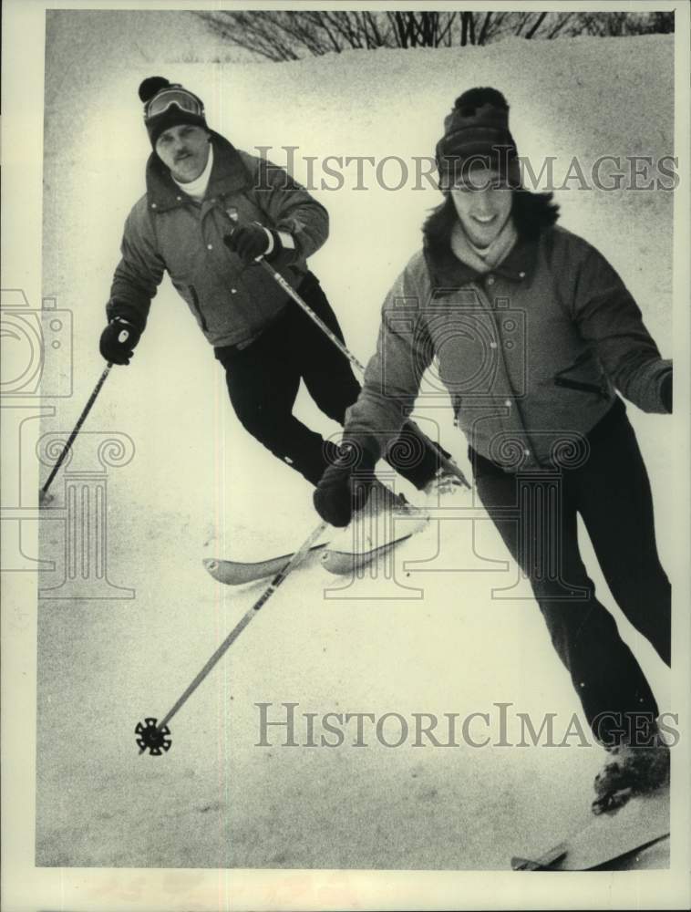 Press Photo Christie Bennett gives skiing lesson near Saratoga Springs, New York- Historic Images