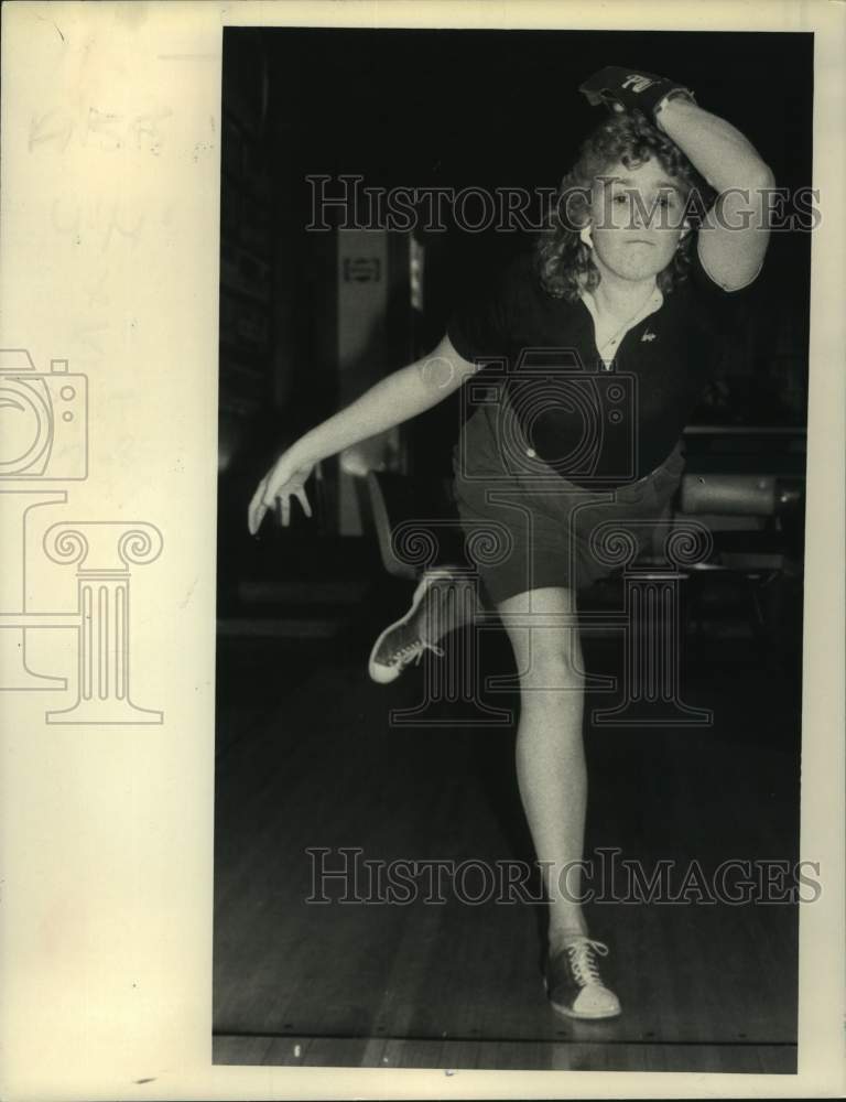 1985 Press Photo Bowler Marie Willmott in action in New York - tus04897- Historic Images