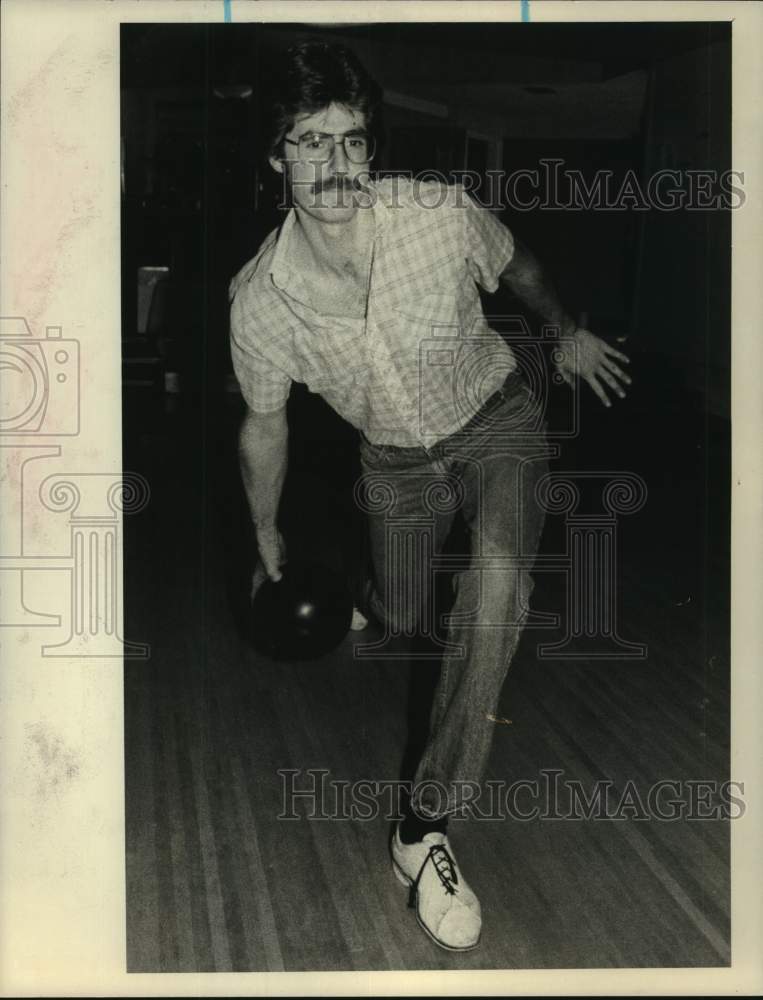 Press Photo Bowler Scott Stokiker in action in New York - tus04915- Historic Images