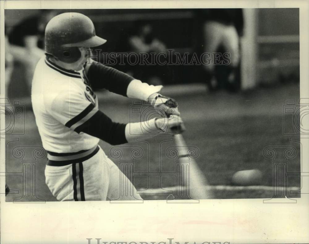 1984 Press Photo Indians baseball player Steve Brennan swings at pitched ball - Historic Images