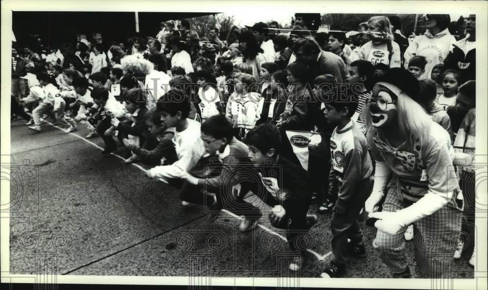 1990 Press Photo Children compete in Freihofer&#39;s Run for Women, Albany, New York- Historic Images