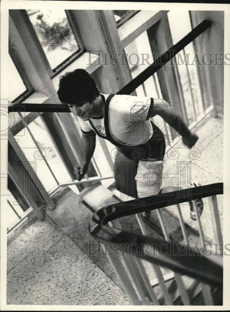 Press Photo Wrestler Andy Seras runs up stairs - tus05828 - Historic Images