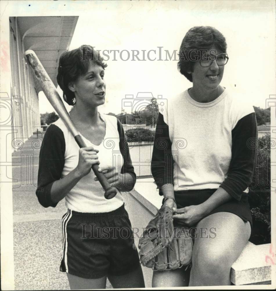 Press Photo Softball players Debbie Pallozzi and Maura Ryan - tus05938 - Historic Images