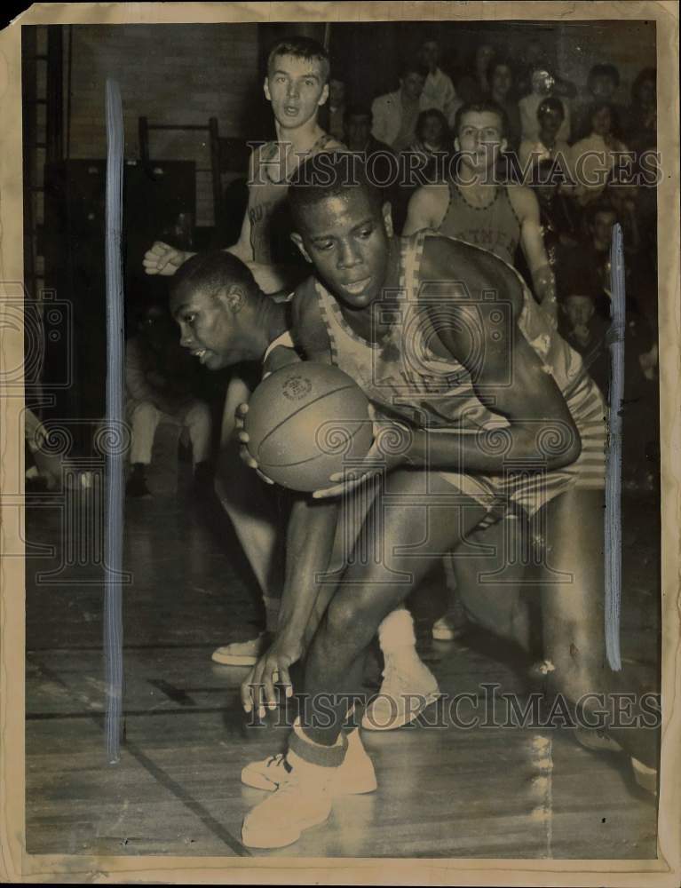 Press Photo Christian Brothers Academy Basketball Player Protects Ball in Game - Historic Images