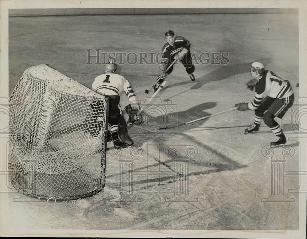 Press Photo Hockey action - tus07544 - Historic Images