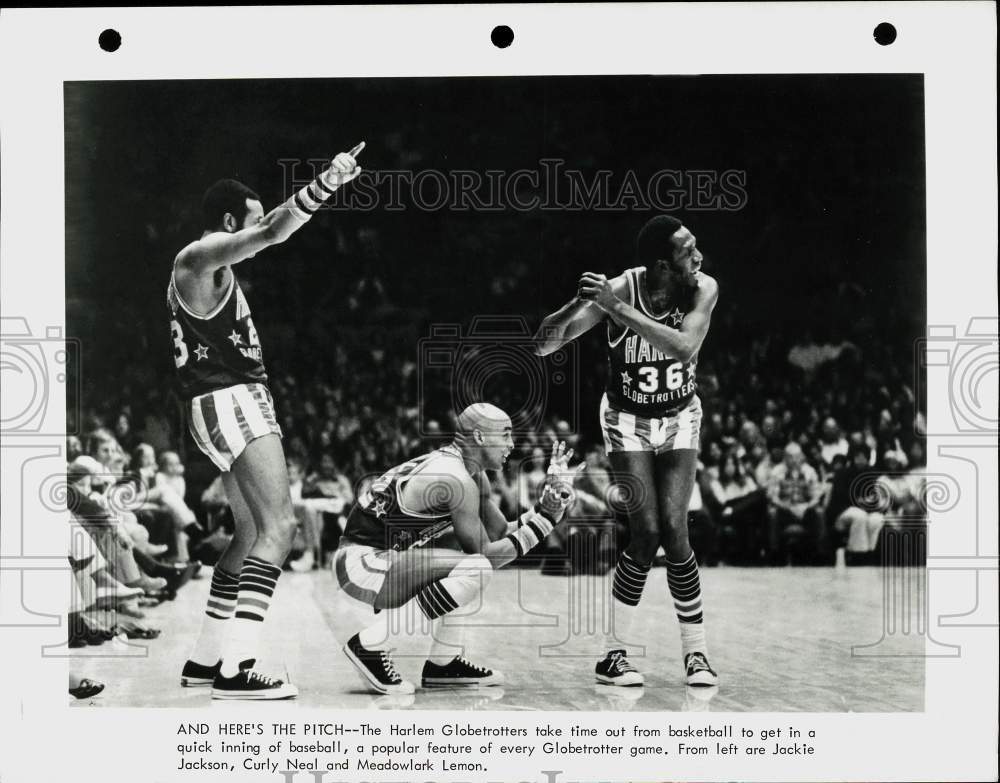 Press Photo Harlem Globetrotters Jackie Jackson, Curly Neal & Meadowlark Lemon - Historic Images
