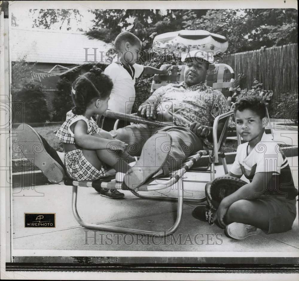 Press Photo Baseball star Ray Campanella and family - tus07713 - Historic Images