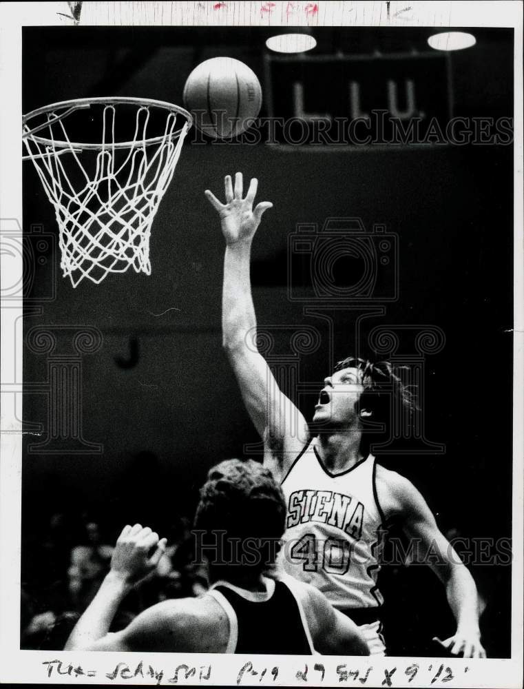 1970 Press Photo Siena College basketball player John Murray in action- Historic Images
