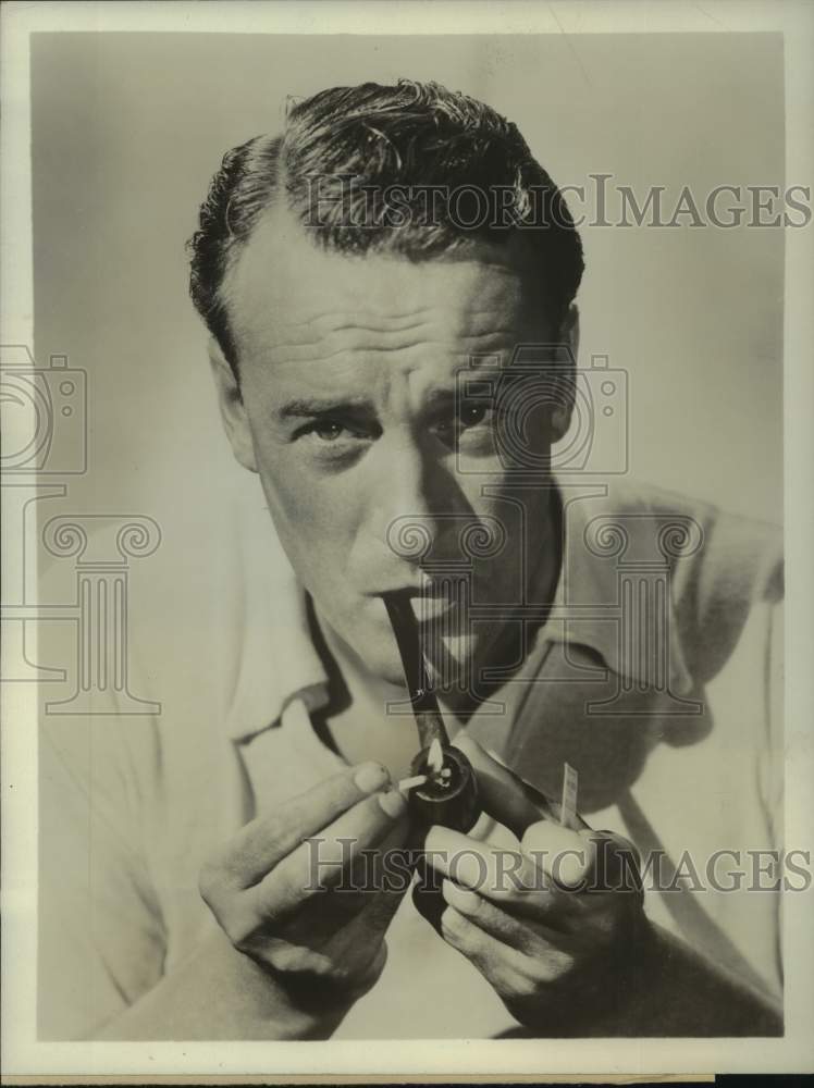 Press Photo George Sanders, host of the &quot;High Adventure&quot; radio program - Historic Images