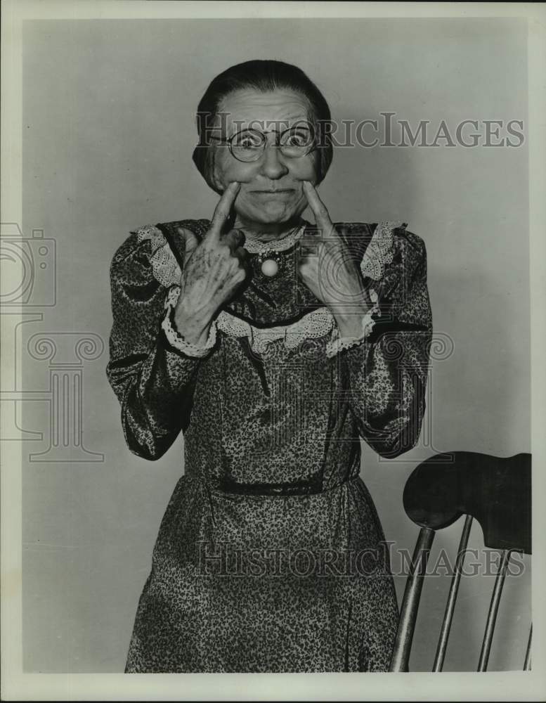 Press Photo Irene Ryan as Granny on "The Beverly Hillbillies" - tux00250- Historic Images