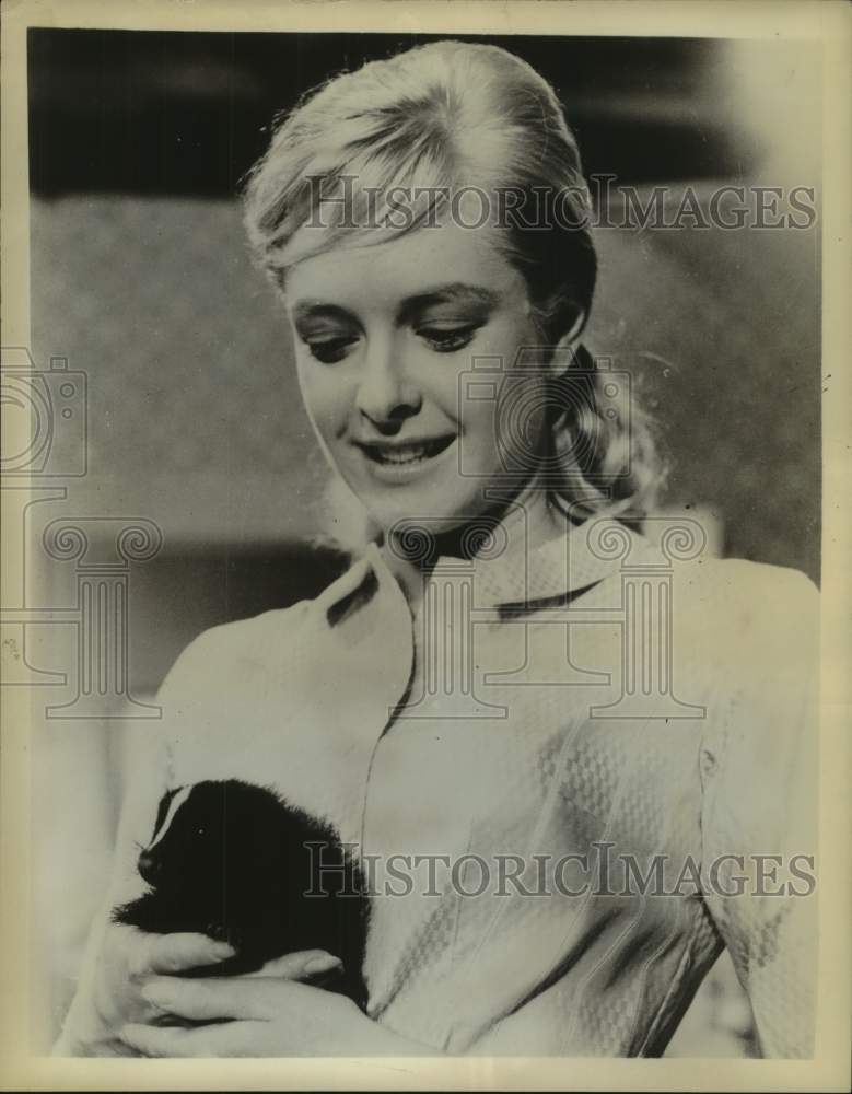 1960 Press Photo Carole Wells stars as Edwina in &quot;National Velvet&quot; on NBC-TV - Historic Images