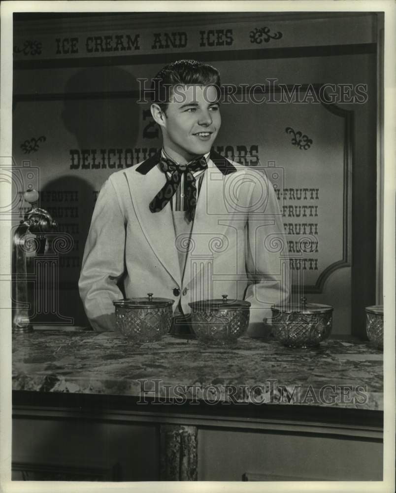 1958 Press Photo Rick Nelson in &quot;The Adventures of Ozzie and Harriet&quot; on ABC-TV - Historic Images