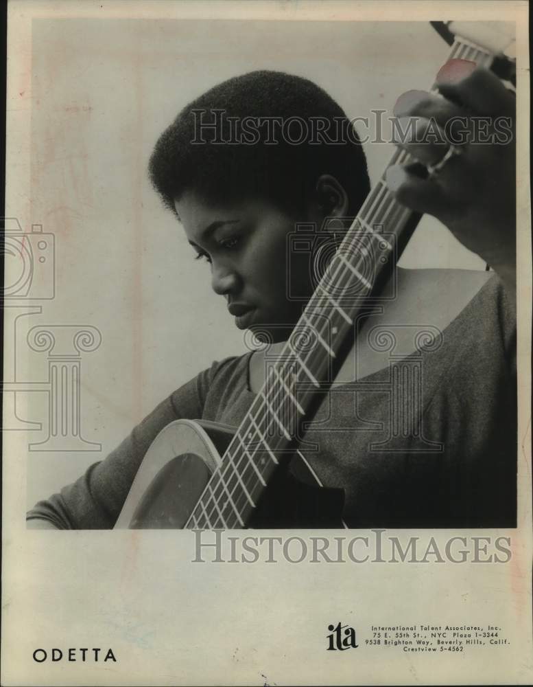 1964 Press Photo Folk music artist Odetta - Historic Images