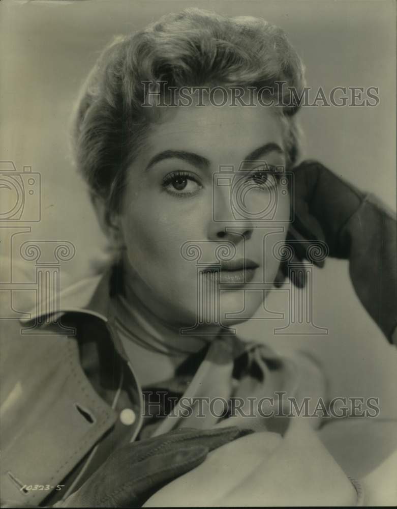 1956 Press Photo Actress Lori Nelson stars in "Pardners" - Historic Images