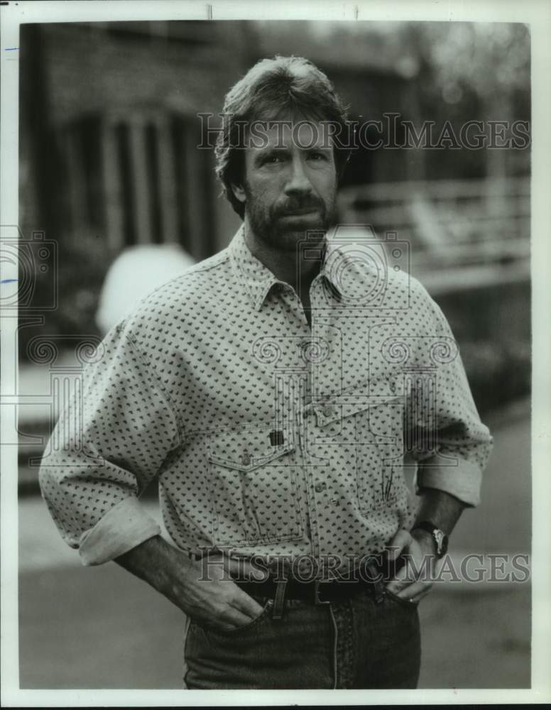 1990 Press Photo Chuck Norris, star of &quot;Braddock: Missing in Action III&quot; - Historic Images
