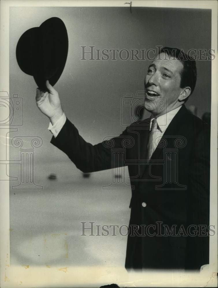 Press Photo Andy Williams, host of &quot;The Andy Williams Show&quot; - Historic Images