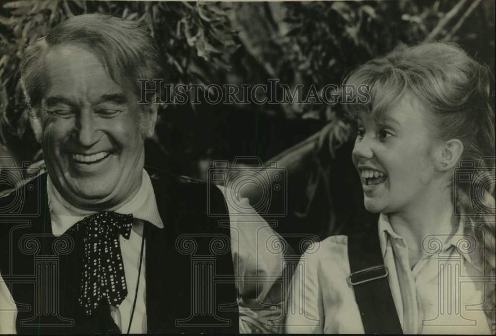 1962 Press Photo Maurice Chevalier with Hayley Mills - Historic Images