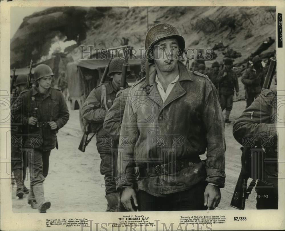 1963 Press Photo Robert Mitchum stars in &quot;The Longest Day&quot; - Historic Images