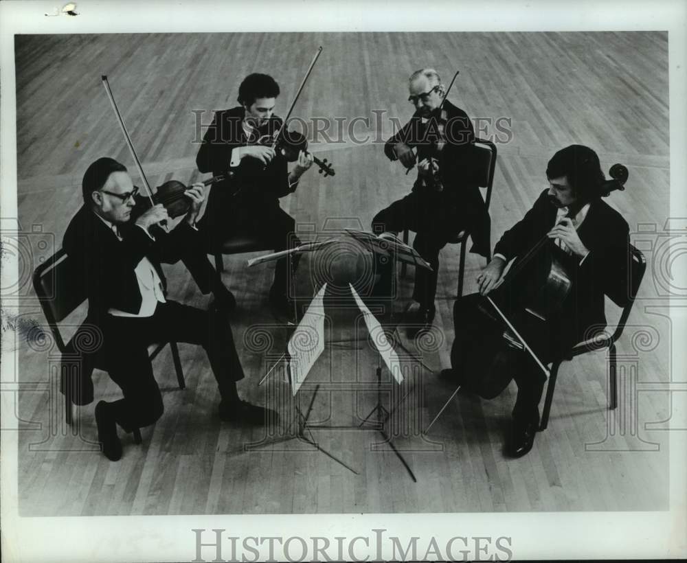 1977 Press Photo New Hungarian Quartet performs in New York - Historic Images