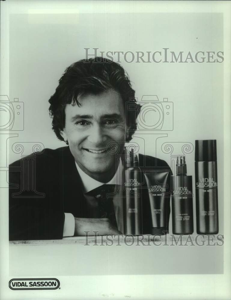 Press Photo Vidal Sassoon poses with his men&#39;s styling product line - Historic Images