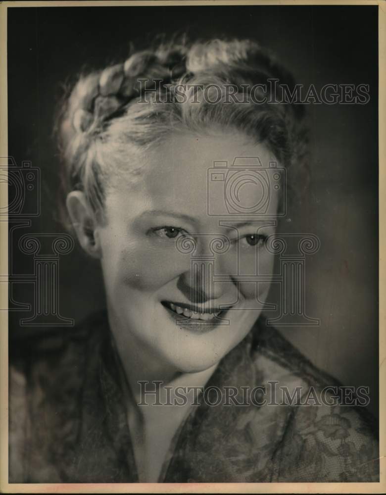 Press Photo American National Theater &amp; Academy (ANTA) President, Peggy Wood - Historic Images