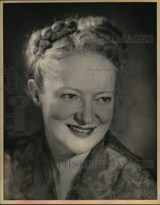 Press Photo American National Theater & Academy (ANTA) President, Peggy Wood - Historic Images