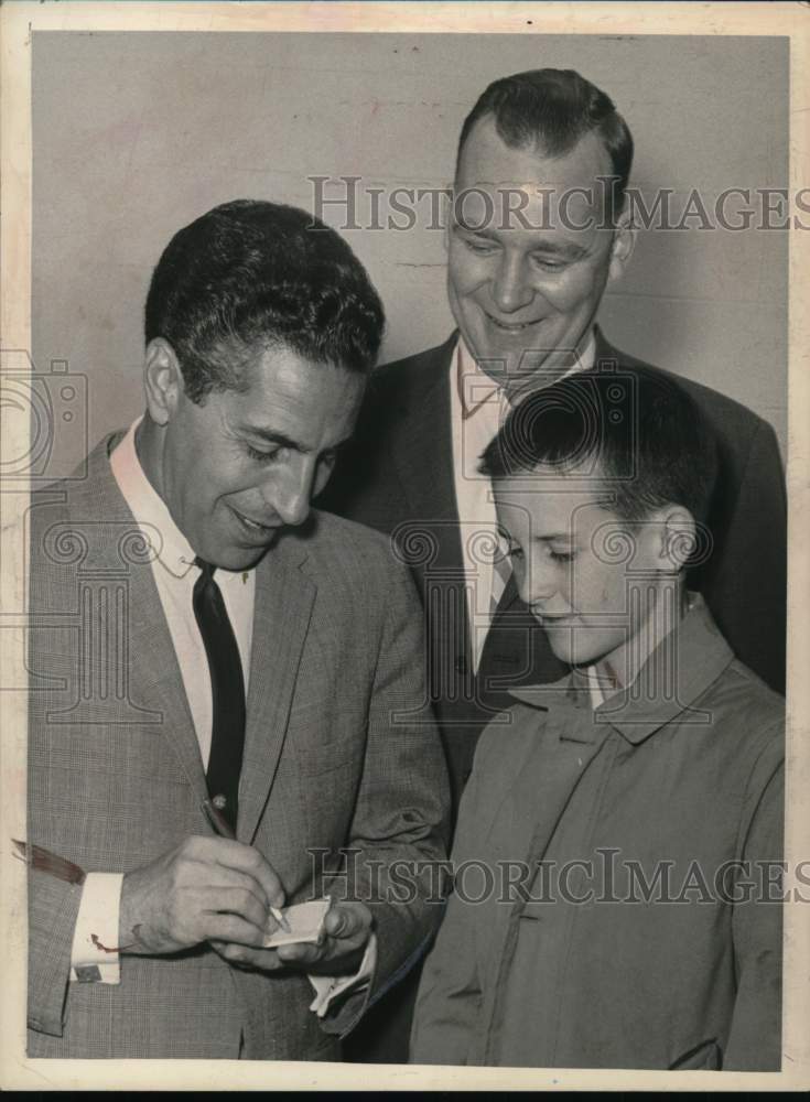 1964 Press Photo Phil Rizzuto, Jack Hickey &amp; Robert McGrow in New York - Historic Images