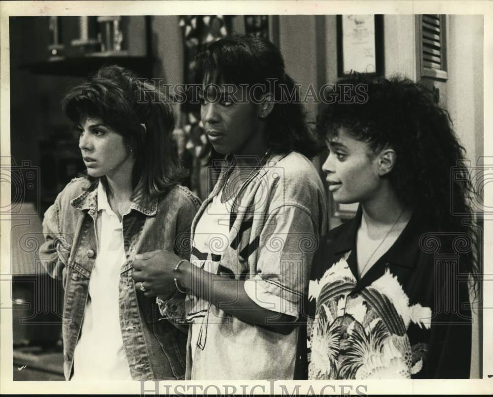 1987 Press Photo Marisa Tomei, Dawnn Lewis & Lisa Bonet in "A Different World" - Historic Images