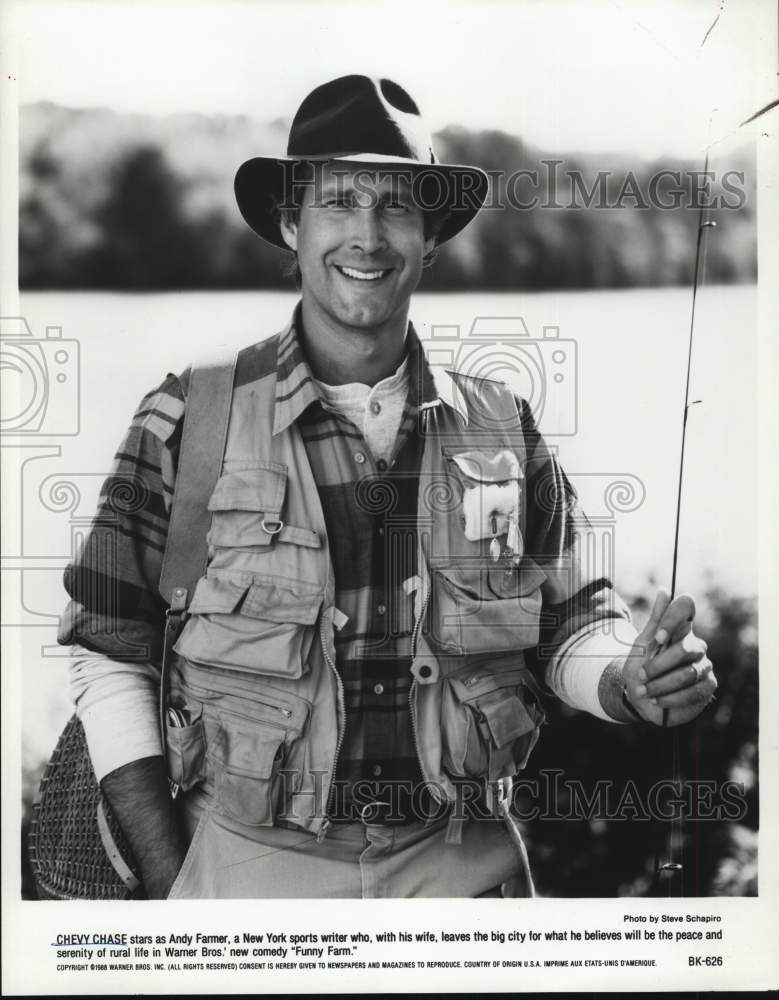 1988 Press Photo Chevy Chase as Andy Farmer in "Funny Farm" - Historic Images