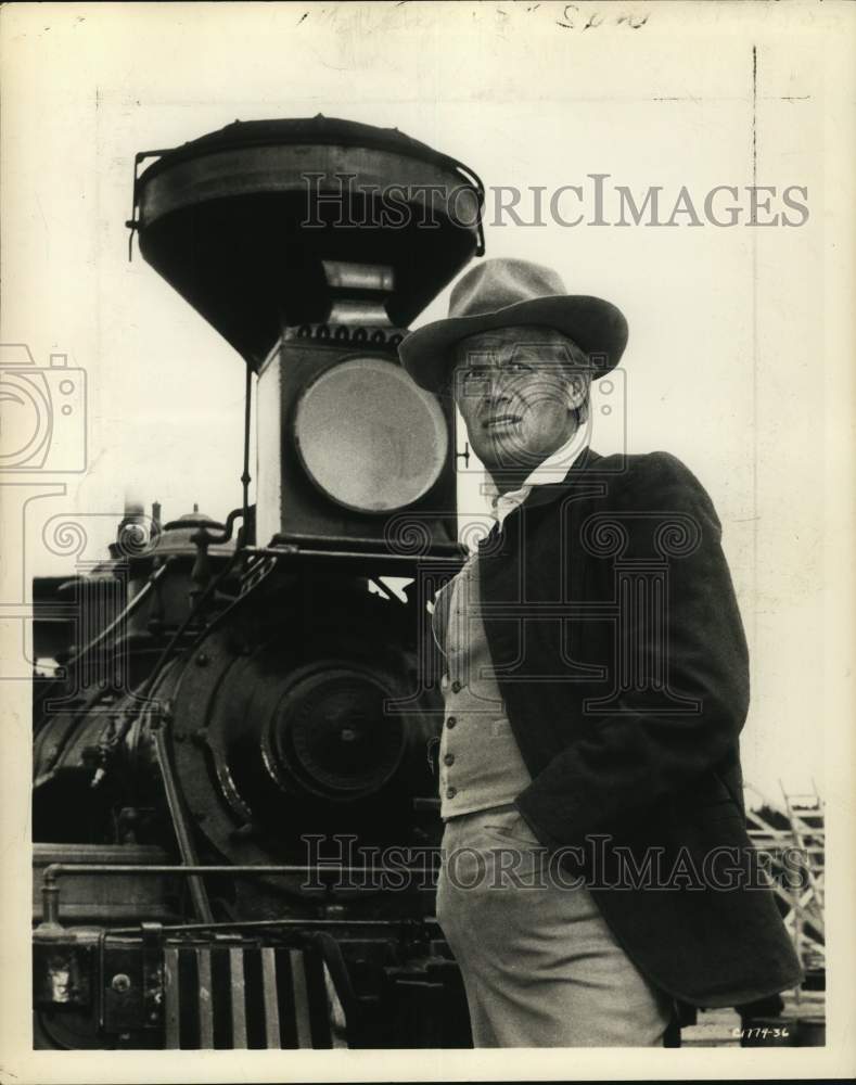 1963 Press Photo Actor Richard Widmark in movie scene - Historic Images