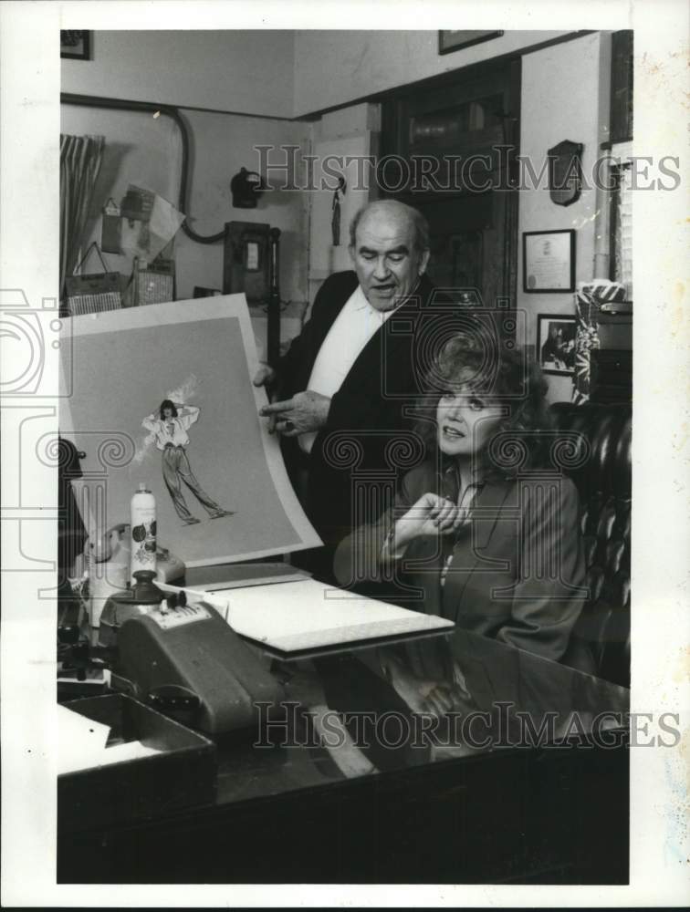 1985 Press Photo Eileen Brennan and Ed Asner in &quot;Off The Rack&quot; on ABC Television - Historic Images