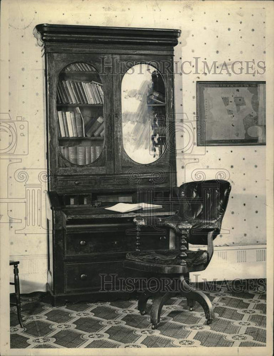 1934 Press Photo Secretary desk of Martin Van Buren in New York - tux10050- Historic Images