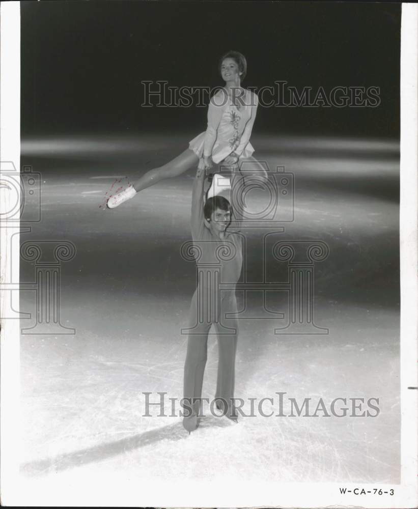 1976 Press Photo Ice Capades Skaters Melissa Militano and Johnny John - Historic Images