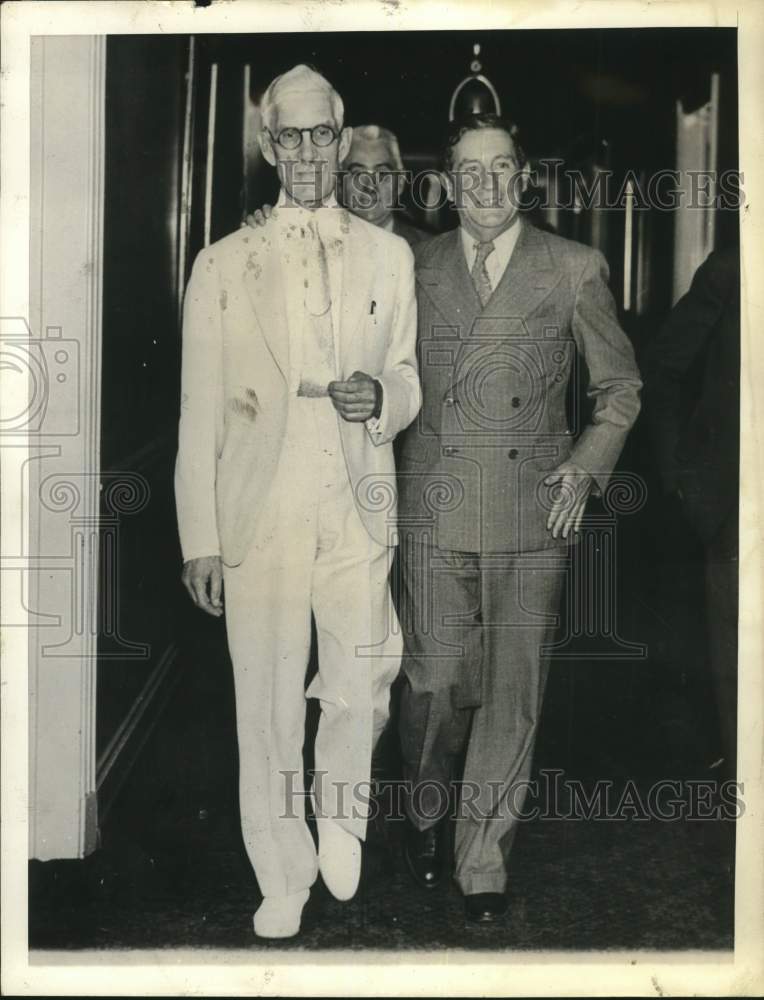 1936 Press Photo Dr. Francis E. Townsend walks out of deposition in Cleveland- Historic Images