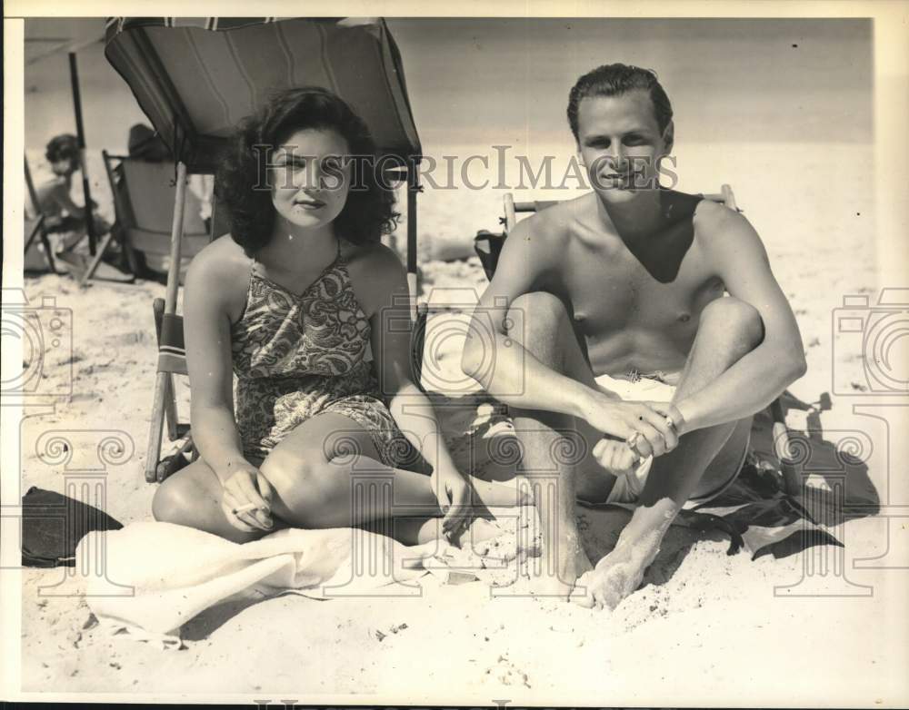 Press Photo Brenda Frazier with Billy Livingston at Montagu Beach, Nassau- Historic Images