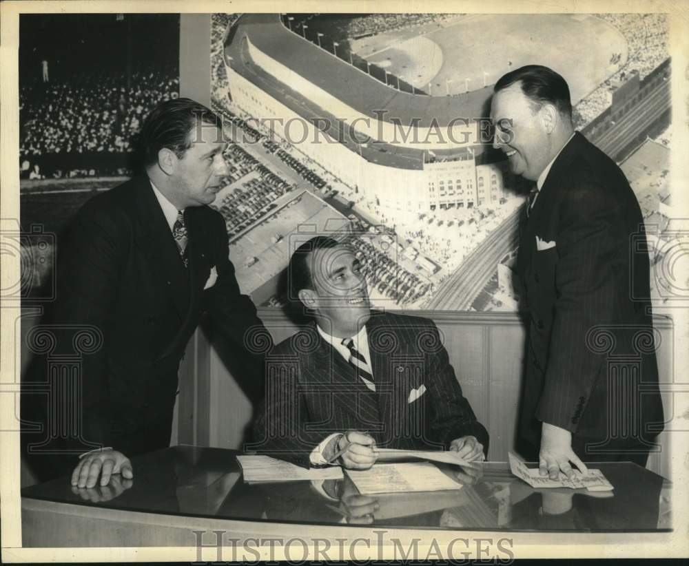 Press Photo National Football League Executives at Yankees Baseball Club Office- Historic Images